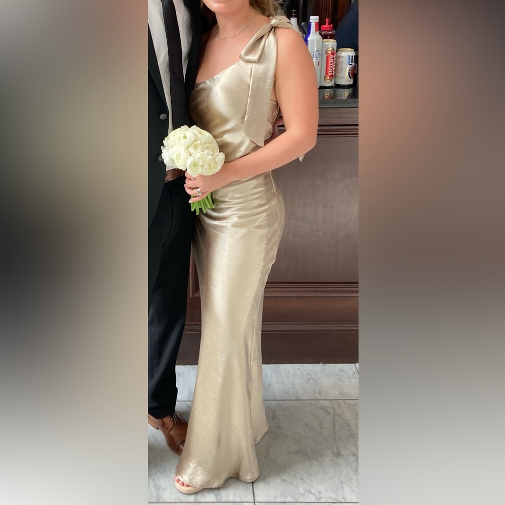 Lulus one shoulder bow gold/champagne color long bridesmaid dress size small